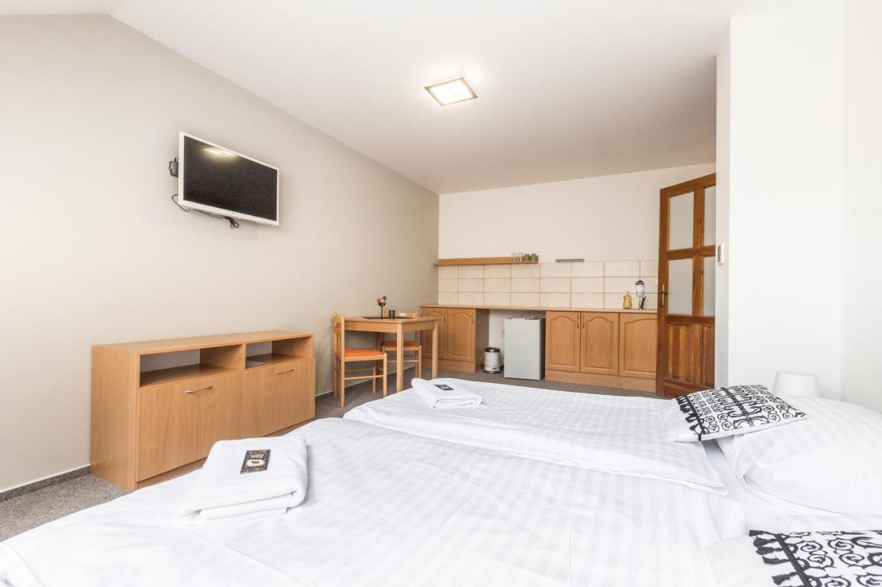 Pivovar A Penzion Grasel Cesky Rudolec Exterior foto