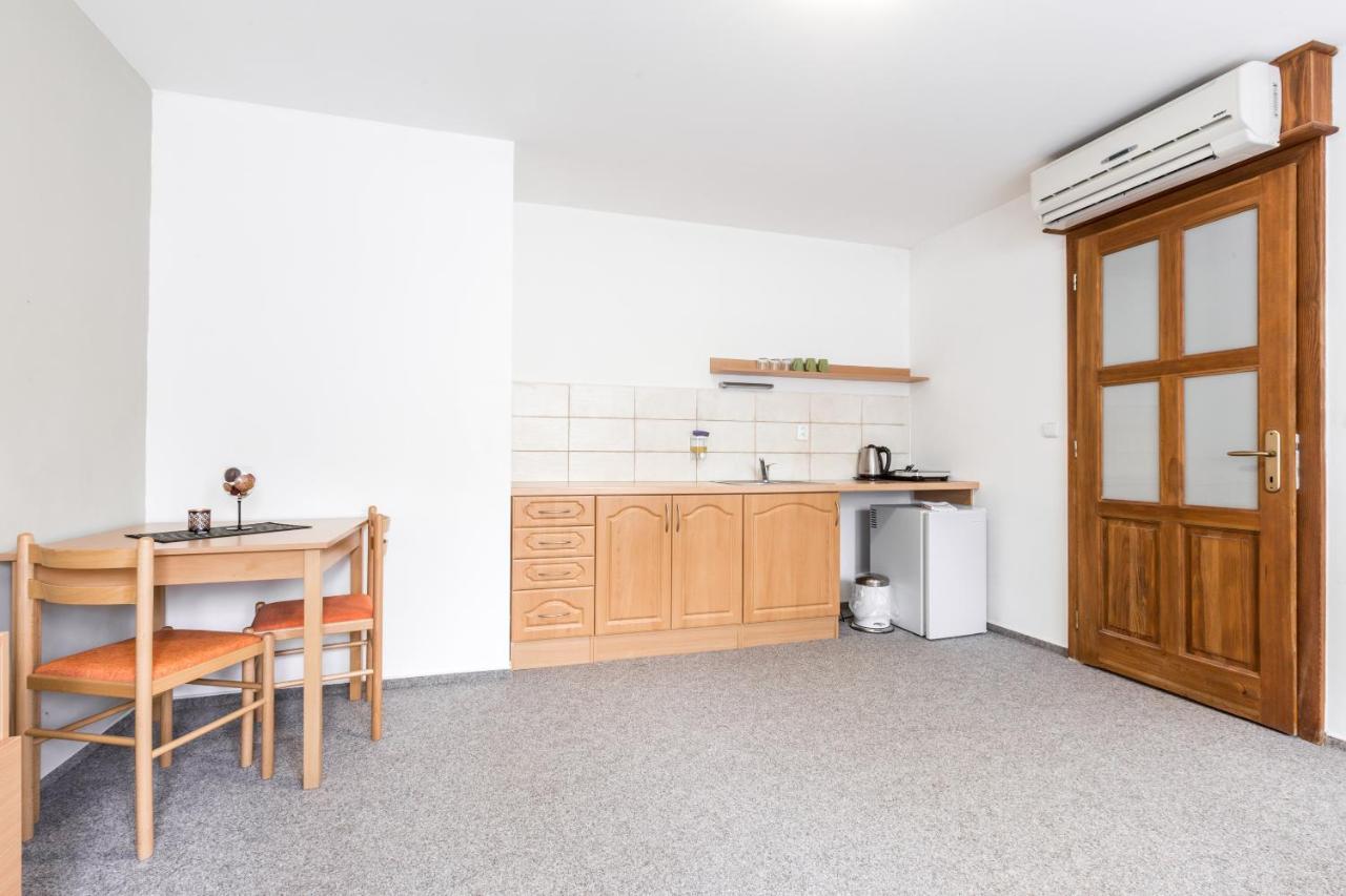 Pivovar A Penzion Grasel Cesky Rudolec Exterior foto